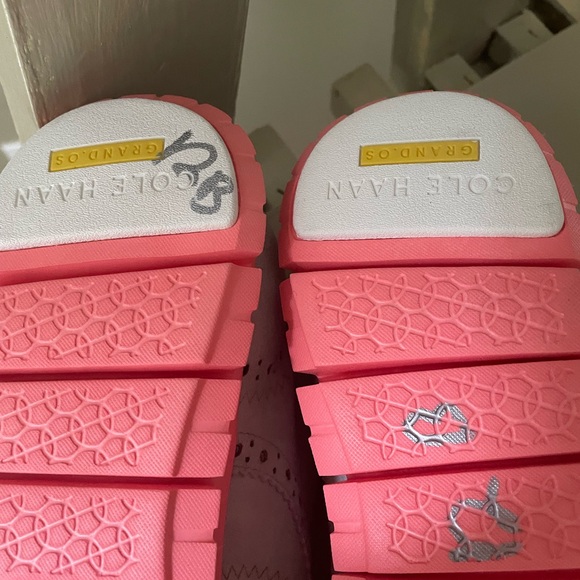 Cole Haan Women's Gray Suede Sneaker Zerogradr with Pink Laces and Soles 10.5 - Picture 5 of 8